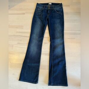 Hudson low rise bootcut jeans size 27